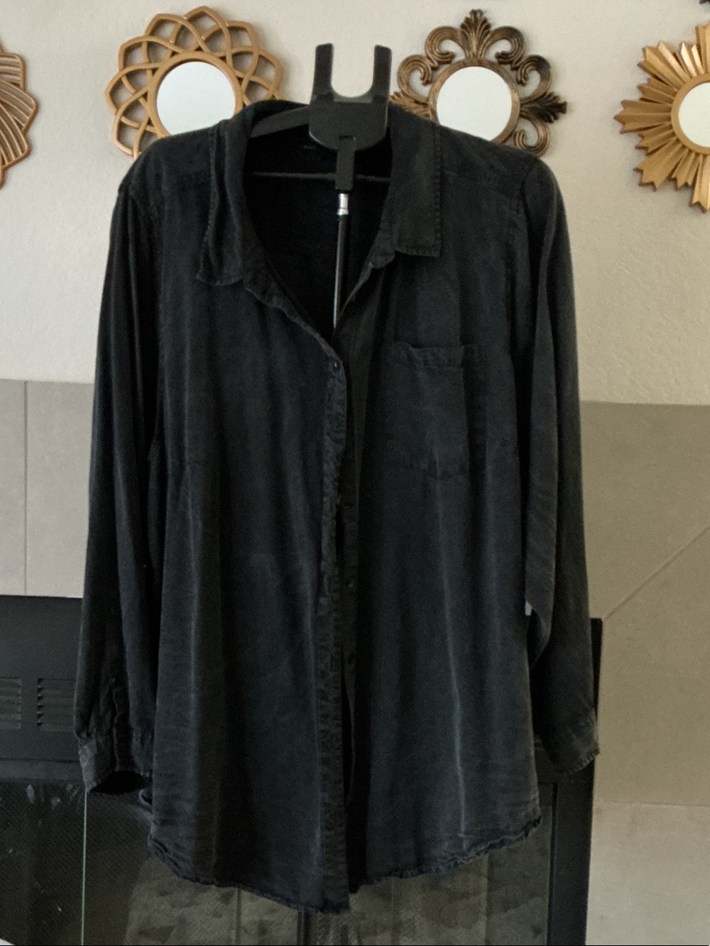 torrid Black Long-Sleeve Button-Down Shirt
